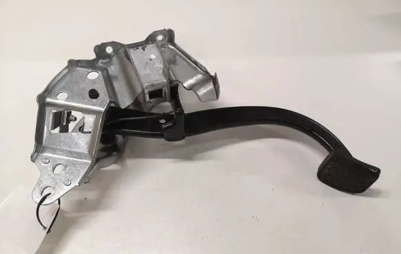 Opel Astra H Brake pedal