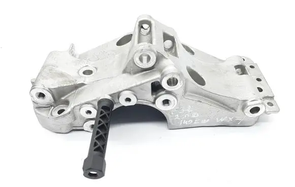 BMW 4 F32 F33 Generator/alternator bracket 7619250