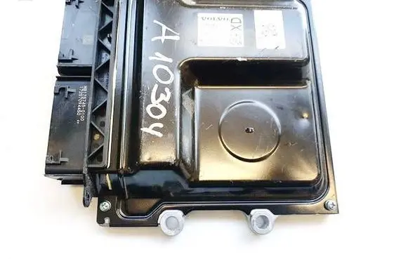 Volvo V60 Engine control unit/module 31452623 mb175745-0100