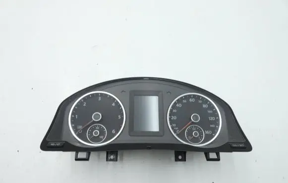 Volkswagen Tiguan Speedometer (instrument cluster) 5N0920973AX