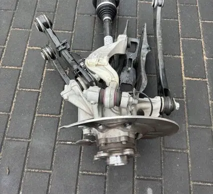 BMW i5 G60 Stub axle 8852067