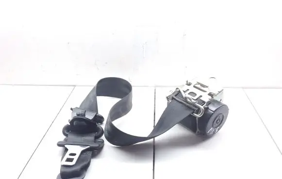 Middle seatbelt (rear)