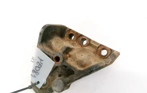 Hyundai Santa Fe Engine mount bracket