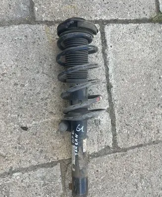 Volkswagen Touran I Front shock absorber/damper