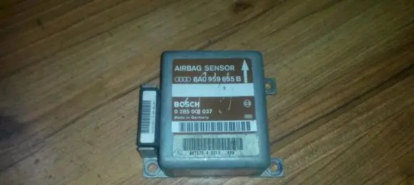 Audi A4 S4 B5 8D Airbag control unit/module 0285001037 8a0959655b