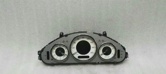 Mercedes-Benz CLS C219 Speedometer (instrument cluster) A2195402347
