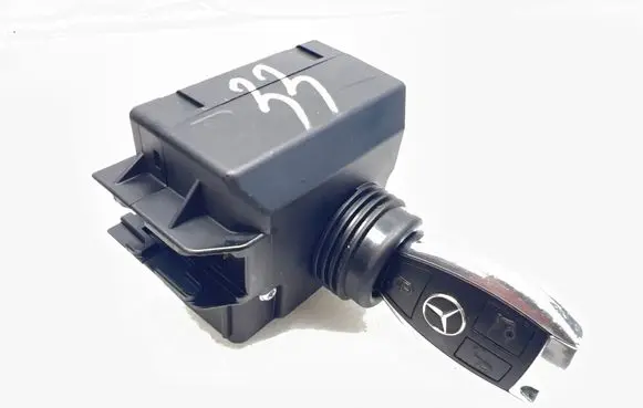 Mercedes-Benz C W204 Ignition lock A2075450108