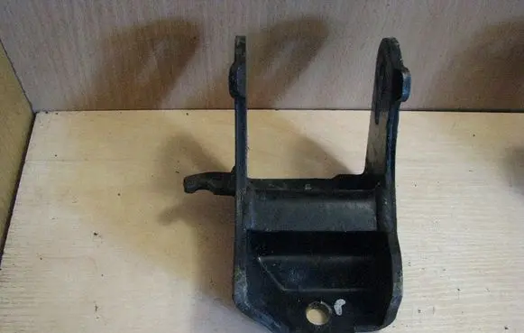KIA Ceed Gearbox mounting bracket 2193107000