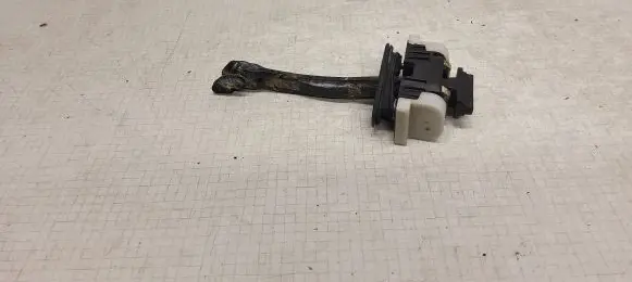 Opel Insignia A Front door check strap stopper 13229021