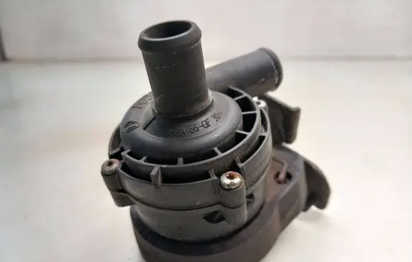 Mercedes-Benz CLS C219 Electric auxiliary coolant/water pump A2118350364 0392023000