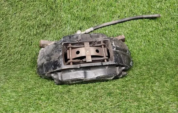 Land Rover Range Rover L322 Front brake caliper