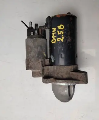 BMW X3 E83 Starter motor 7515391