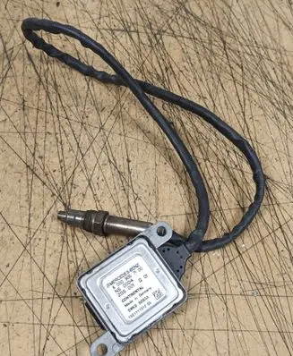 Mercedes-Benz E W212 Lambda probe sensor A0009057100