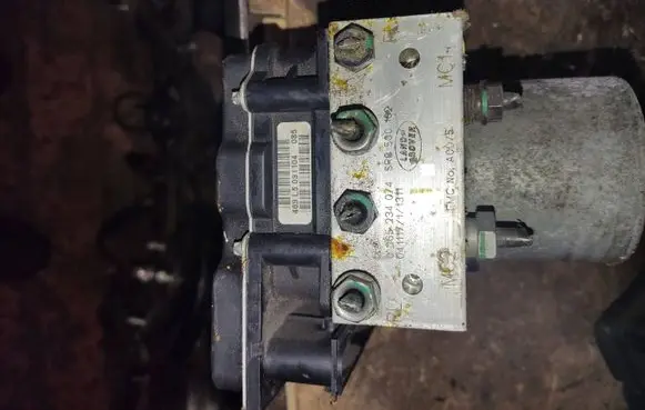 Land Rover Discovery 3 - LR3 ABS Pump 0265950337