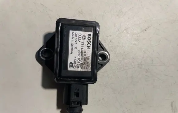 Audi A4 S4 B6 8E 8H ESP acceleration yaw rate sensor 8E0907637A