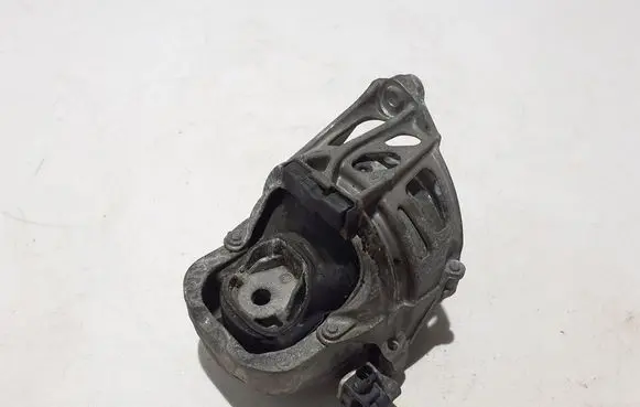 Audi A7 S7 4K8 Engine mount bracket 4M0199255BK