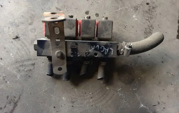 Renault Laguna II LP gas injector 67r010104 110r000040