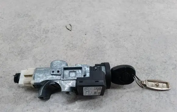 Nissan X-Trail T30 Ignition lock 