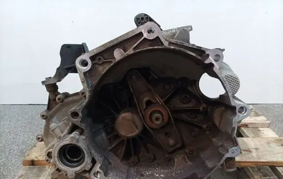 Volkswagen Polo VI Manual 5 speed gearbox 