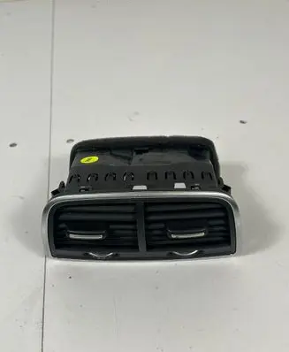 Rear air vent grill