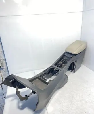 Volvo V40 Center console 01302307