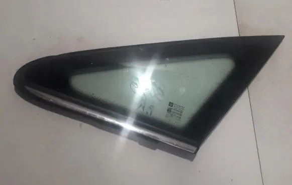 Opel Zafira B Front triangle window/glass 