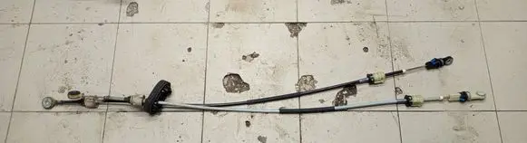 Opel Insignia A Gear shift cable linkage 55583300