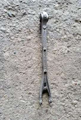 Dodge Challenger Rear control arm 68210633AA