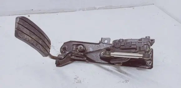 Renault Trafic II (X83) Accelerator throttle pedal 8200008477