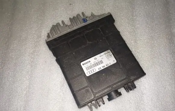Audi A4 S4 B5 8D Engine control unit/module 028906021F 0281001366 0281001367
