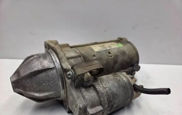 Mercedes-Benz C W203 Starter motor A0051511301 0051511301