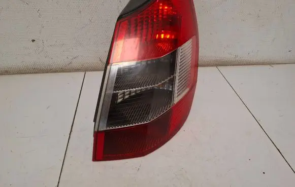 Renault Scenic II - Grand scenic II Rear/tail lights 15911600