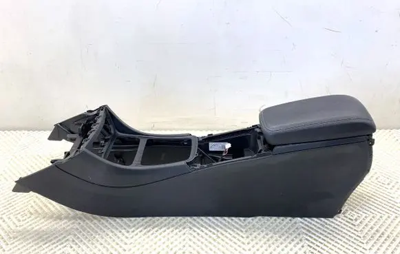 Mercedes-Benz GLA W156 X156 Center console 