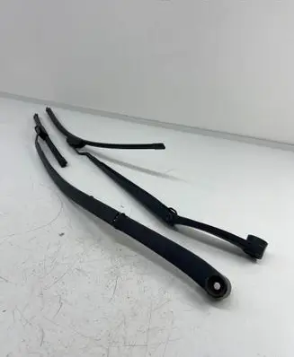 KIA Sorento Front wiper blade arm 