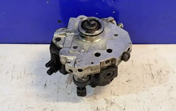 Volvo S60 Mechanical fuel pump 0445010043 8689590