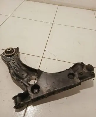 Skoda Kamiq Front lower control arm/wishbone 2Q0407183B