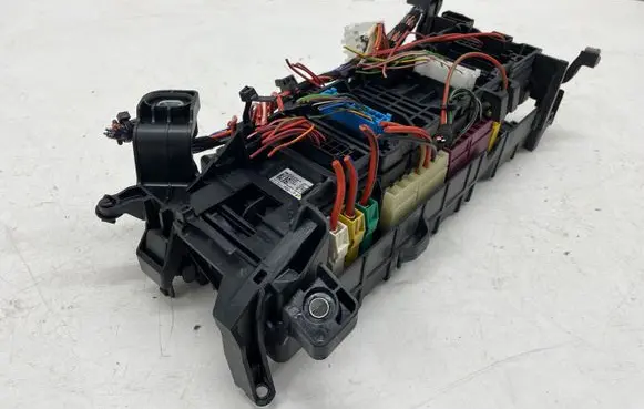 Mercedes-Benz B W246 W242 Fuse module A2465400140 A2469066600