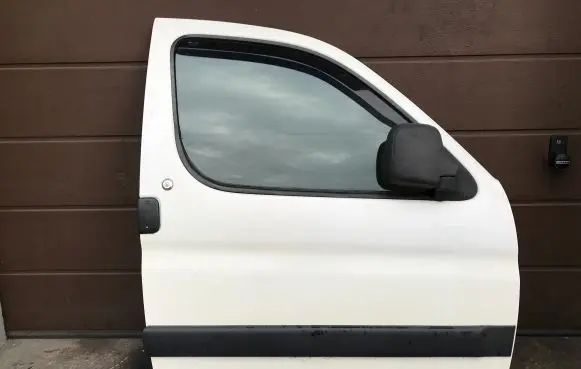 Peugeot Partner Front door