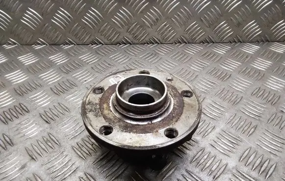 Volkswagen Touran I Front wheel hub