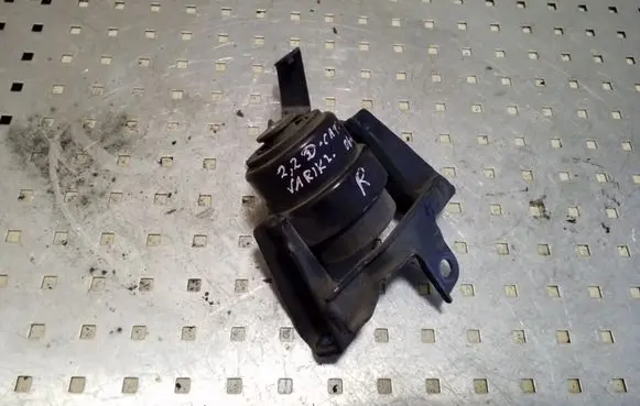 Toyota Corolla Verso E121 Engine mount bracket