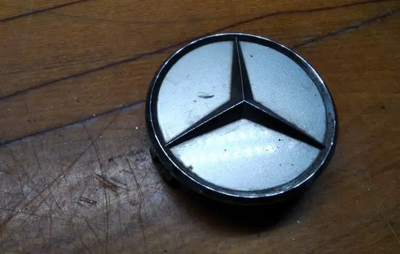 Mercedes-Benz Vito Viano W638 Original wheel cap 2204000125