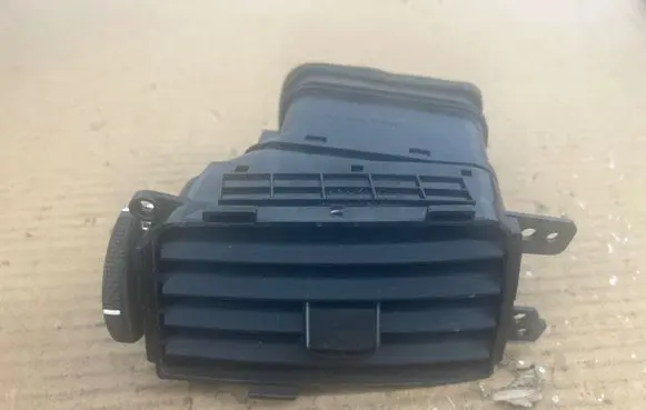 Hyundai H-1, Starex, Satellite Dash center air vent grill 4H97410000 U05A8648