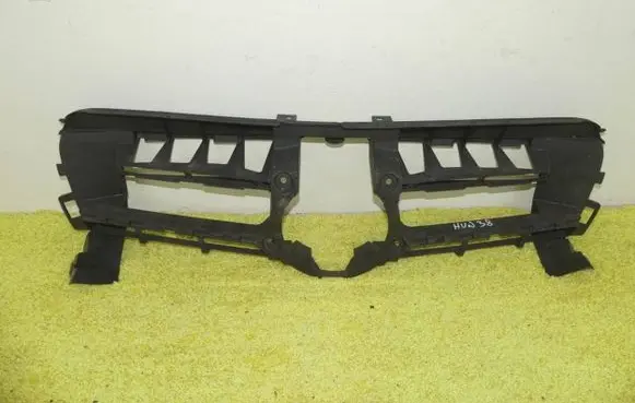 Front bumper lip