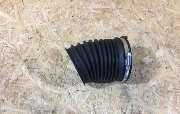Porsche 911 991 Turbo air intake inlet pipe/hose 99111027084
