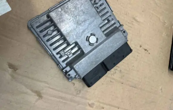Skoda Fabia Mk2 (5J) Engine control unit/module ECU 03F906070HL 03L907309AK 5WP44827