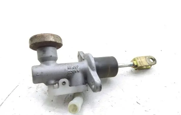 Nissan Pathfinder R51 Clutch master cylinder