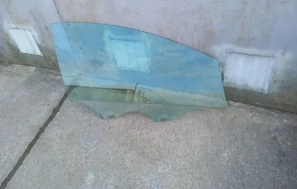 Seat Altea XL Front door window glass four-door 43R000479
