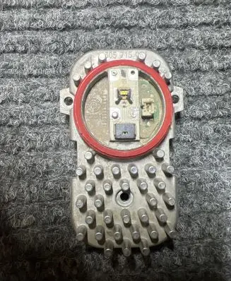 BMW X5 F15 LED ballast control module 1305715084