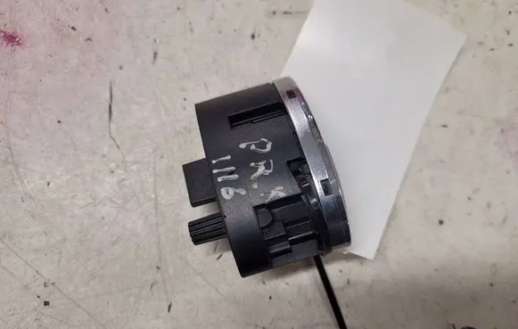 Mercedes-Benz E W211 Tailgate opening switch A2118210779