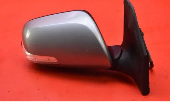 Toyota Avensis Verso Front door electric wing mirror 016057